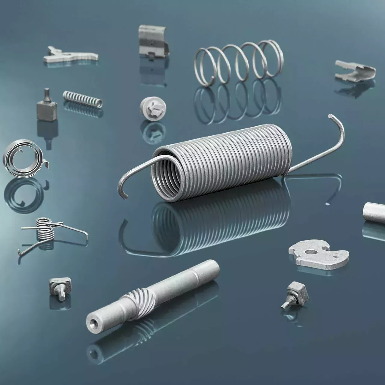 Piezas metálicas esparcidas por el suelo