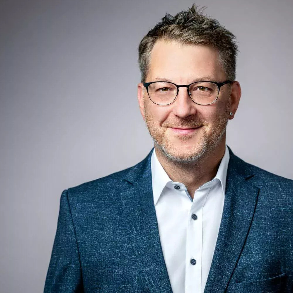 Rüdiger König Director mundial de tecnología de conformado de chapa