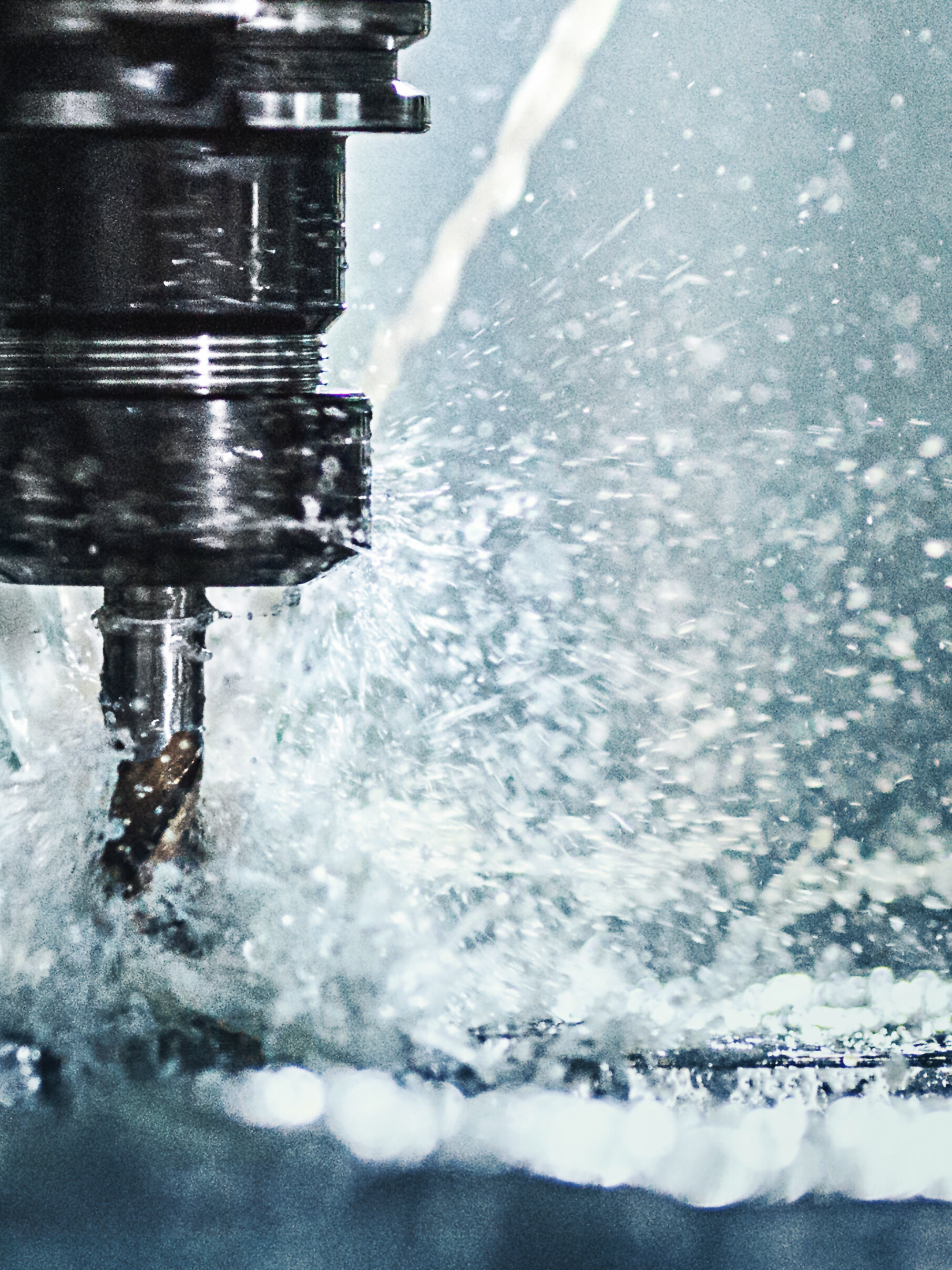 Coche amarillo animado con un edificio de cristal de fondo